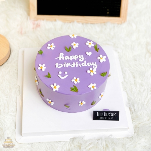 Bánh sinh nhật vẽ hoa kem nhỏ xinh