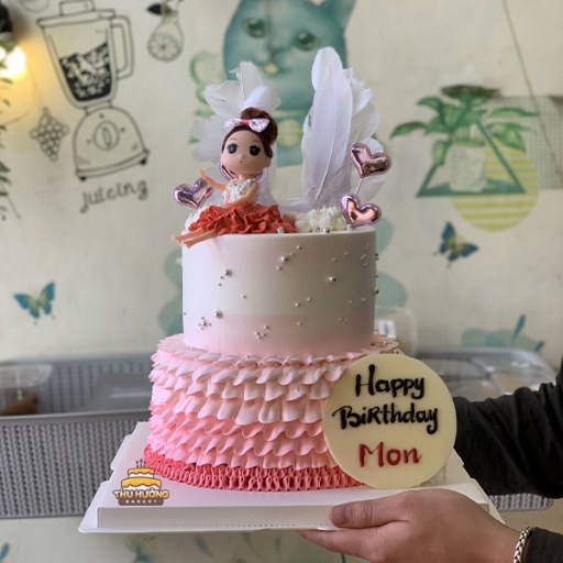 Mẫu bánh sinh nhật cho bé gái 10 tuổi thiết kế 2 tầng